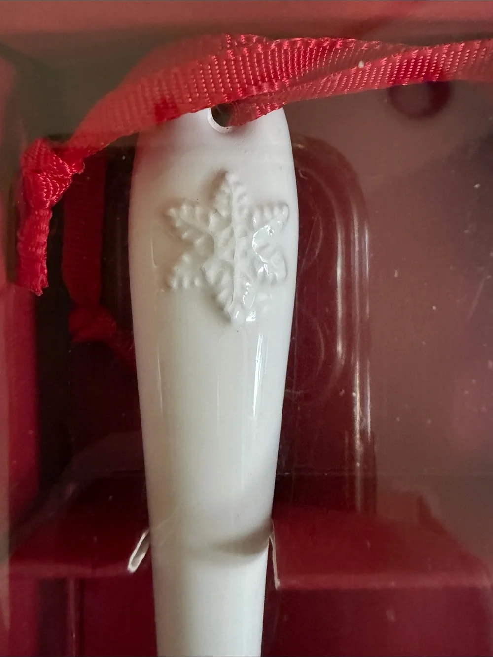 NWT Pottery Barn White Ceramic Snowflake Serving Spoons with Red Ribbon Set of 8